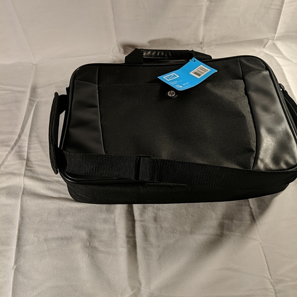 HP Essential Messenger 15.6" Notebook Laptop Case Bag (fits up to 15.6") - Picture 3 of 10